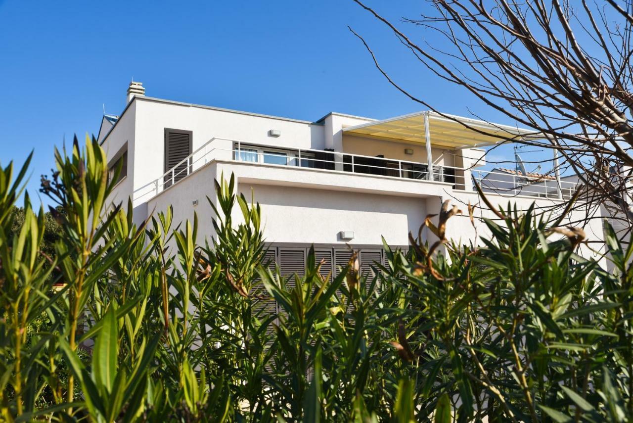 Apartmani Astrado Petrcane Exterior foto