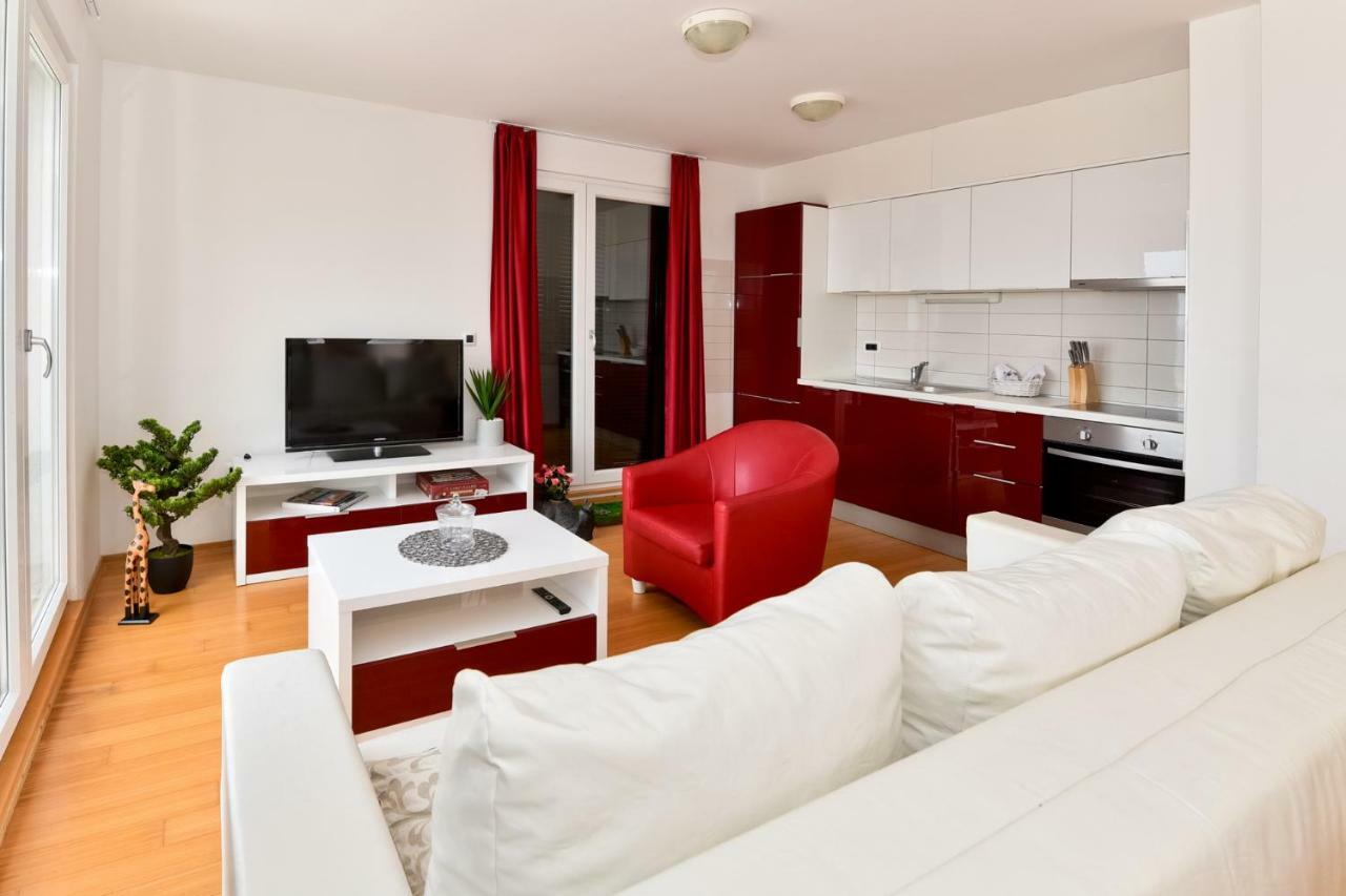Apartmani Astrado Petrcane Exterior foto
